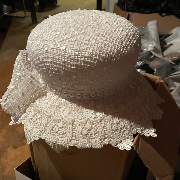 Hat - Picture 4 of 9